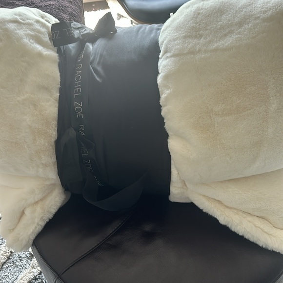 Rachel Zoe soft blanket - Picture 3 of 3